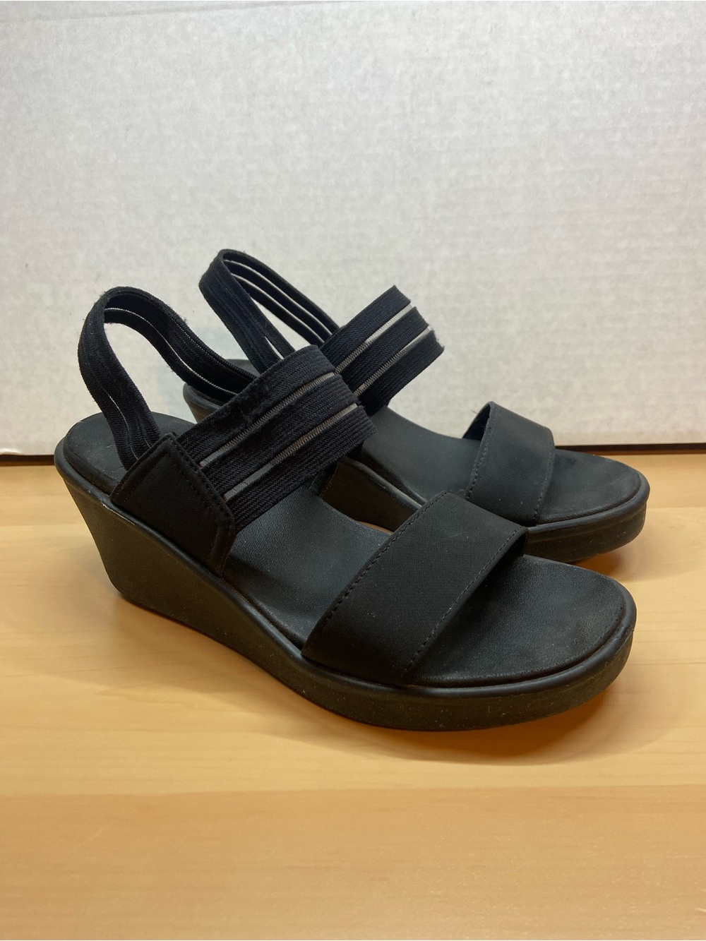 Skechers Black Elastic Strap Wedge Sandals